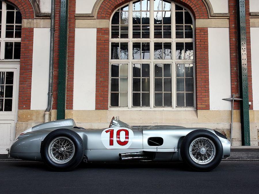  Mercedes-Benz 300 SLR 1954 года  (фото 6 из 21)